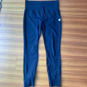 Vuori Daily Legging - Size M - Color Ink